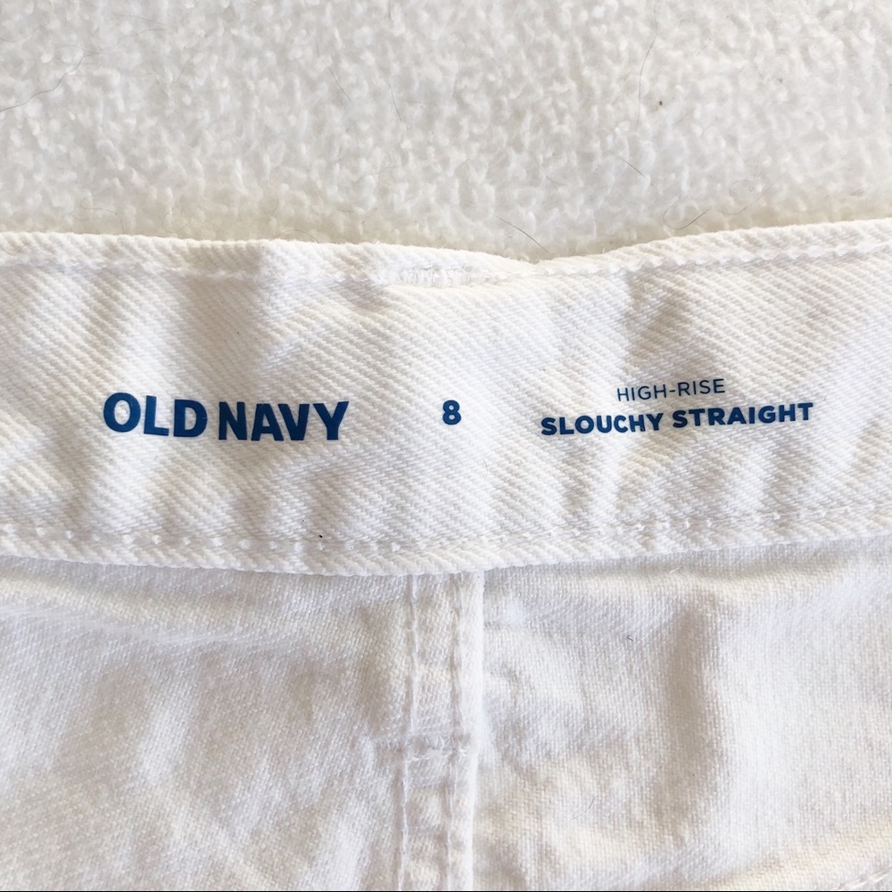 Old Navy Women’s Slouchy Straight Cut Off Denim Shorts in Calla Lily White, 8 - Picture 10 of 13